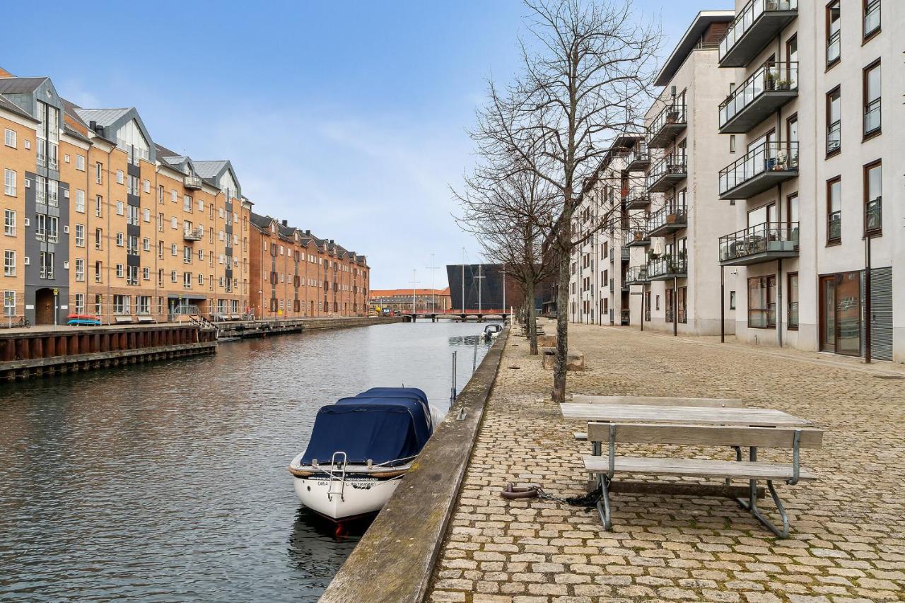 Scandi-Hygge 2 Bedroom Apartment In Charming Christianshavn København Ngoại thất bức ảnh